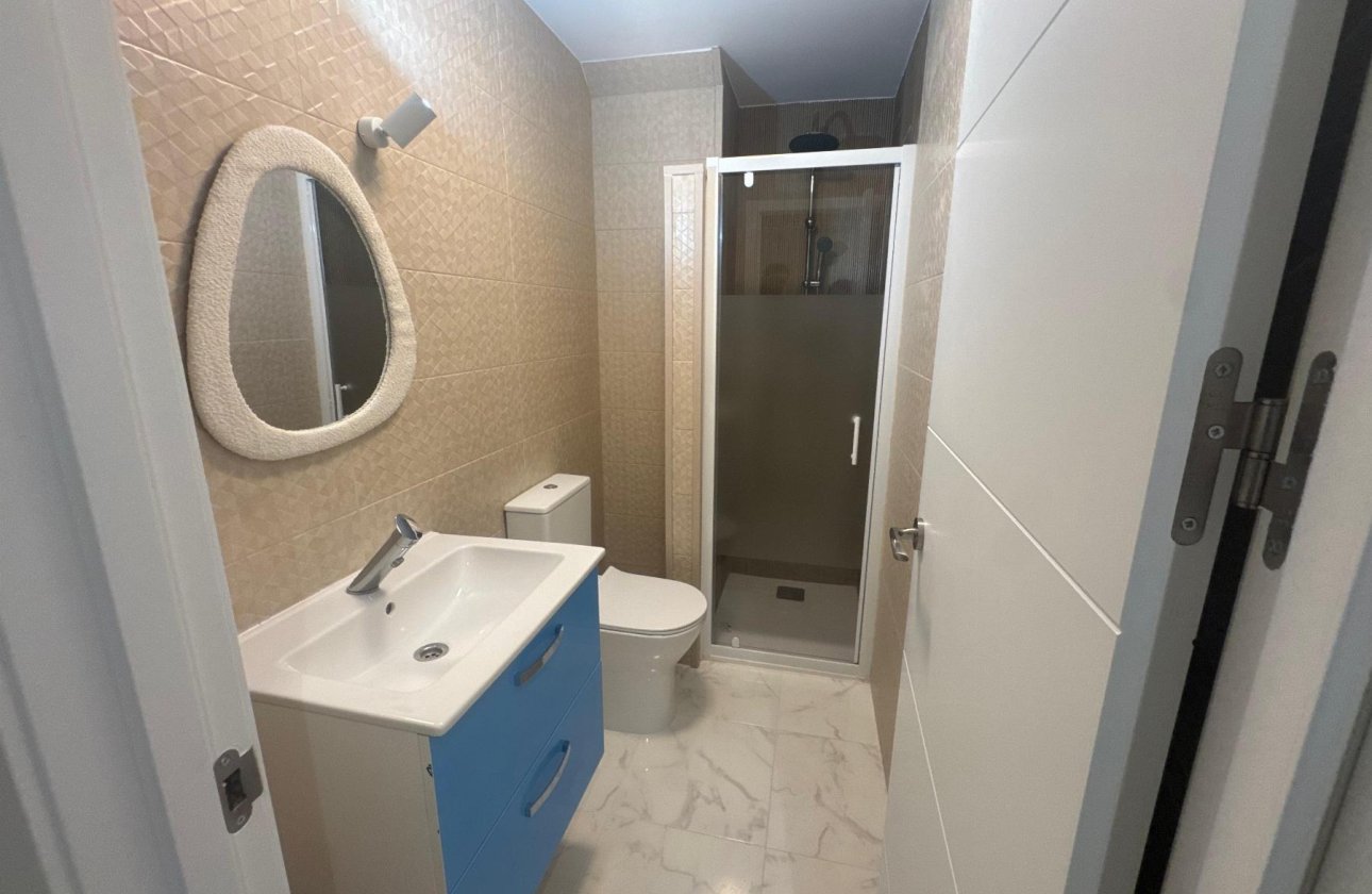 Resale - Apartment / flat - Torrevieja - Muelle Pesquero