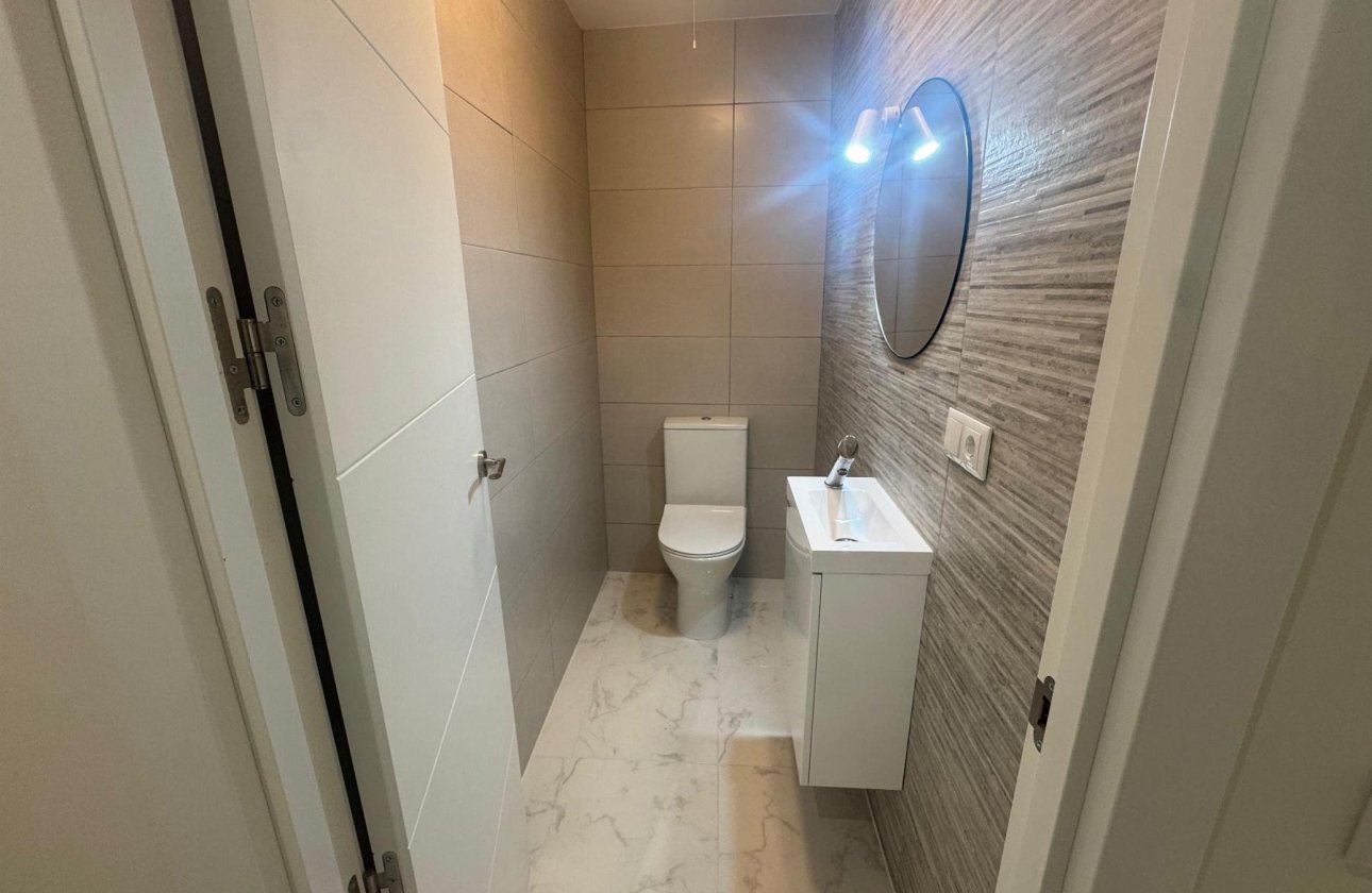 Resale - Apartment / flat - Torrevieja - Muelle Pesquero