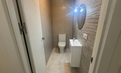 Resale - Apartment / flat - Torrevieja - Muelle Pesquero
