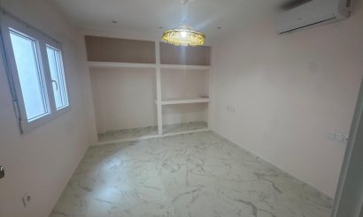 Resale - Apartment / flat - Torrevieja - Muelle Pesquero