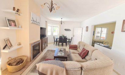 Resale - Villa - Orihuela Costa - La Florida