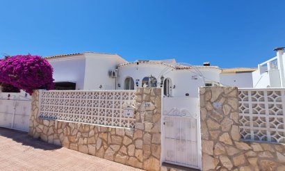 Resale - Villa - Orihuela Costa - La Florida