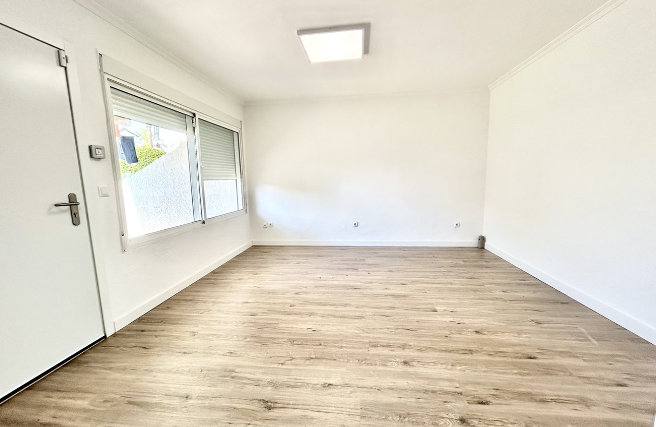 Resale - Apartment / flat - Villamartin