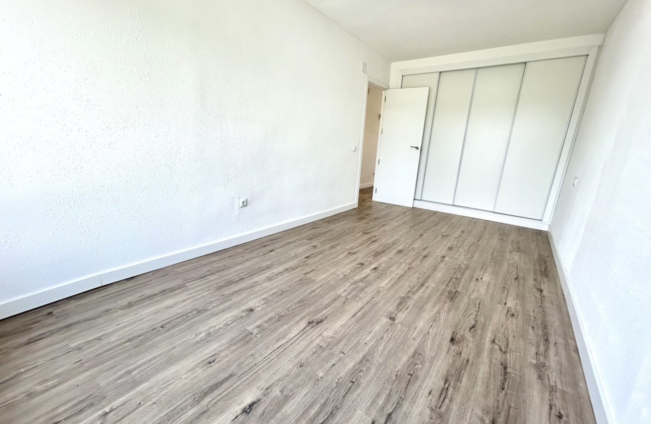 Resale - Apartment / flat - Villamartin