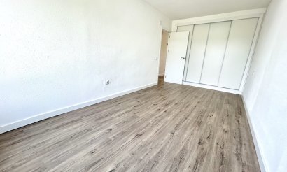 Resale - Apartment / flat - Villamartin