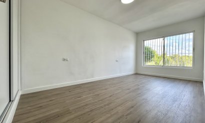 Resale - Apartment / flat - Villamartin