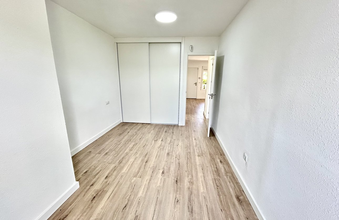 Resale - Apartment / flat - Villamartin