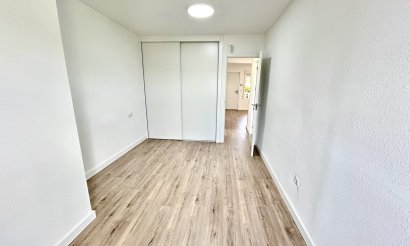 Resale - Apartment / flat - Villamartin