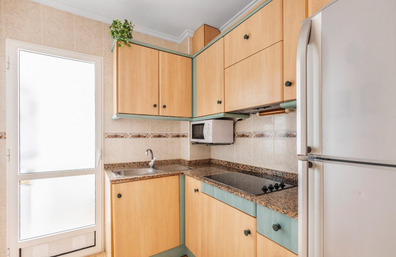 Resale - Apartment / flat - Torrevieja - Estacion de autobuses