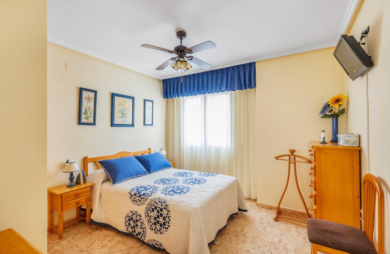 Resale - Apartment / flat - Torrevieja - Estacion de autobuses