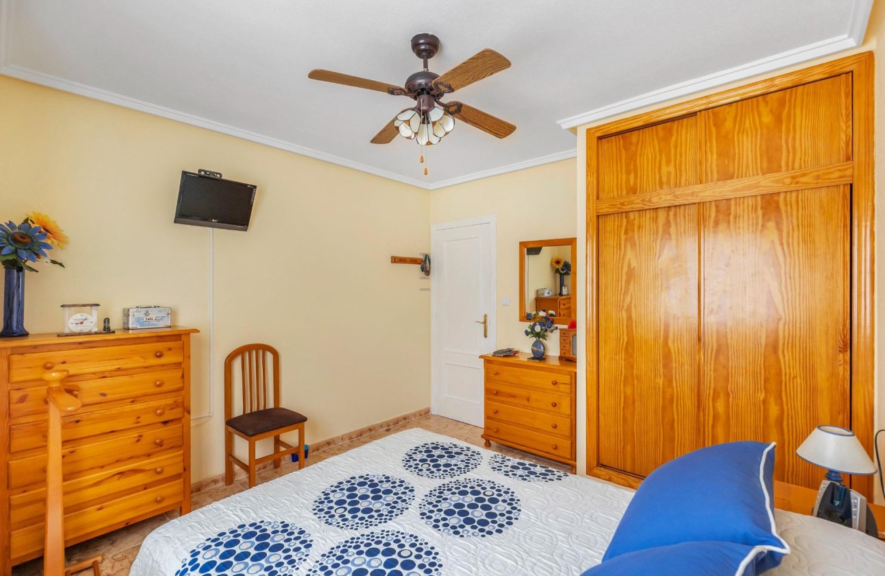 Resale - Apartment / flat - Torrevieja - Estacion de autobuses