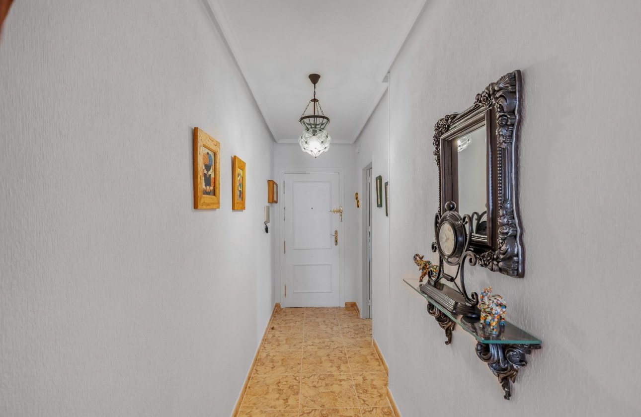 Resale - Apartment / flat - Torrevieja - Estacion de autobuses