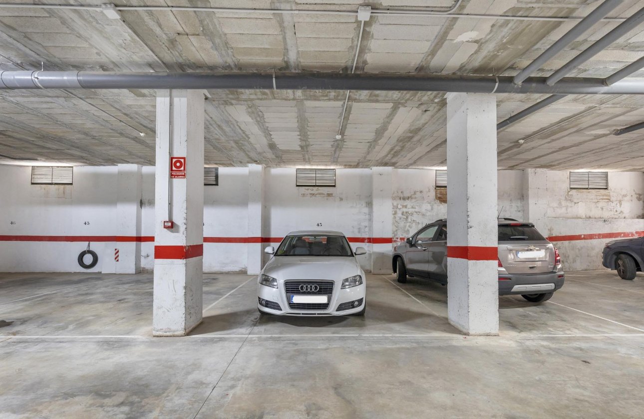 Resale - Apartment / flat - Torrevieja - Estacion de autobuses