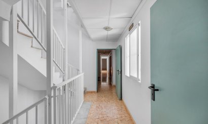 Resale - Apartment / flat - Torrevieja - Estacion de autobuses