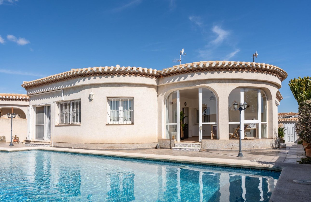 Resale - Villa - Orihuela Costa - Playa Flamenca