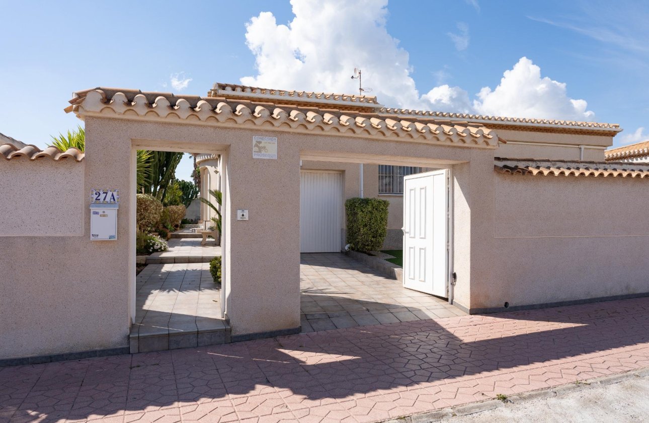 Resale - Villa - Orihuela Costa - Playa Flamenca