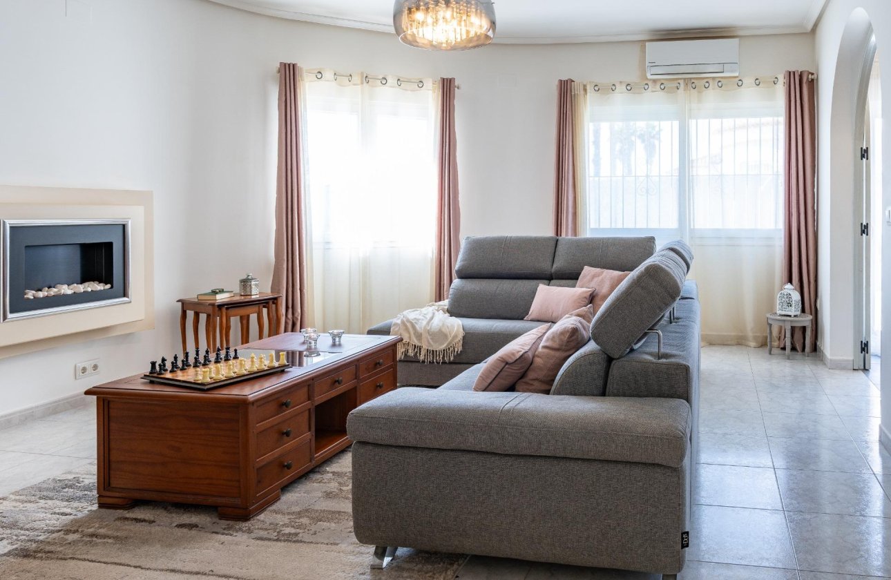 Resale - Villa - Orihuela Costa - Playa Flamenca