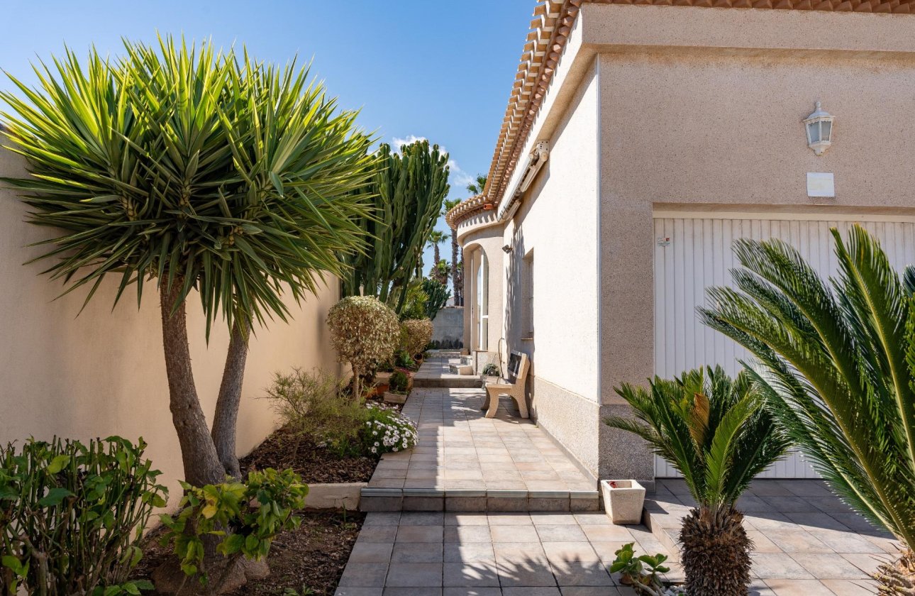 Resale - Villa - Orihuela Costa - Playa Flamenca