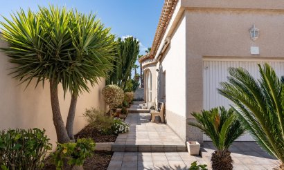 Resale - Villa - Orihuela Costa - Playa Flamenca