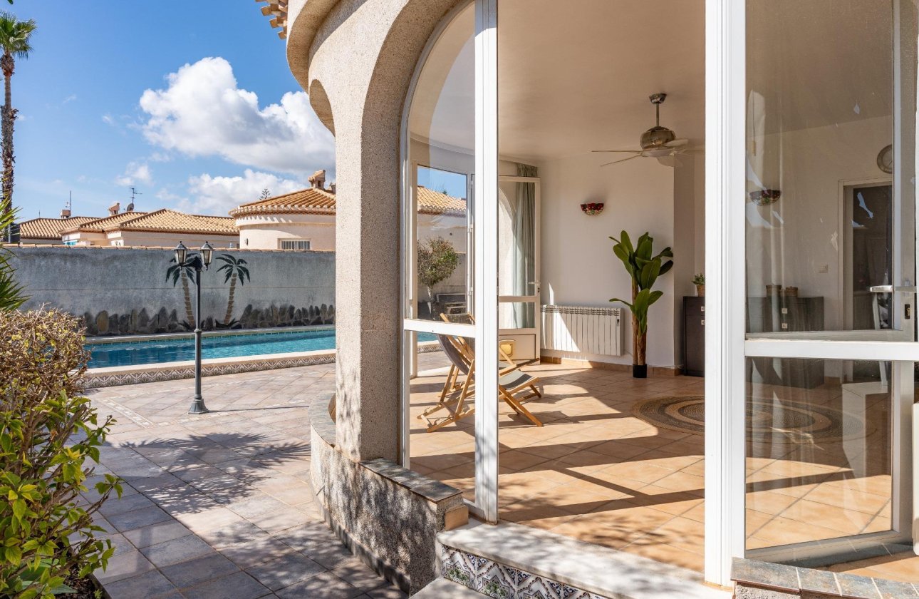 Resale - Villa - Orihuela Costa - Playa Flamenca