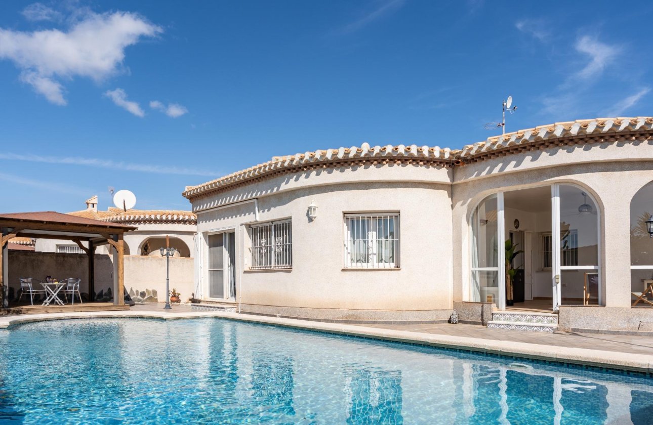 Resale - Villa - Orihuela Costa - Playa Flamenca