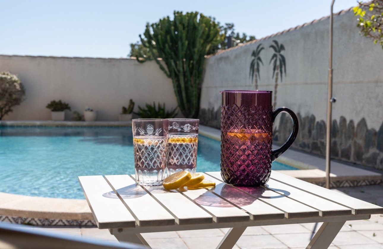 Resale - Villa - Orihuela Costa - Playa Flamenca