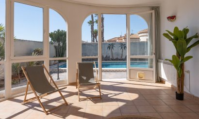 Resale - Villa - Orihuela Costa - Playa Flamenca