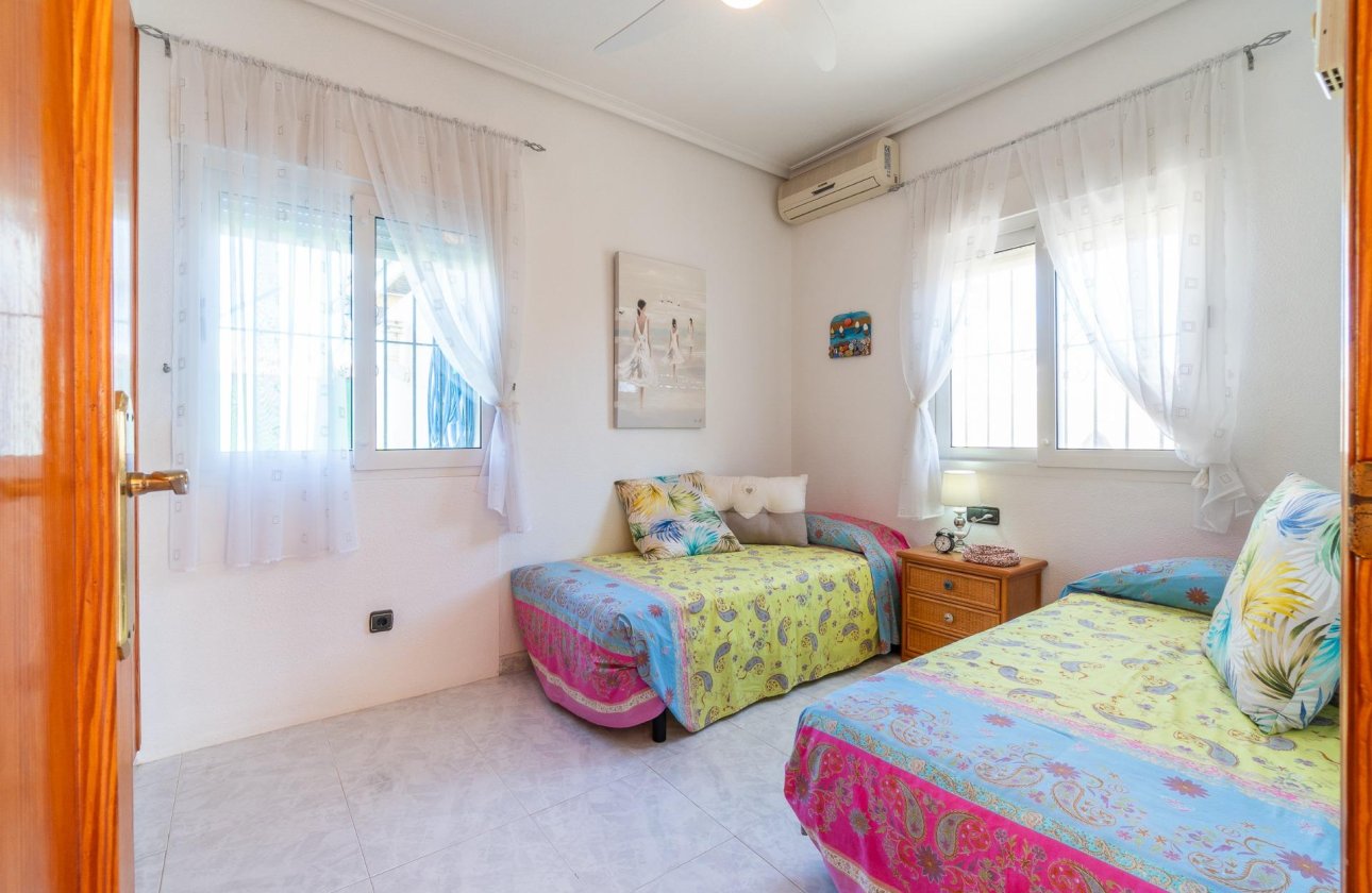 Resale - Villa - Orihuela Costa - Playa Flamenca