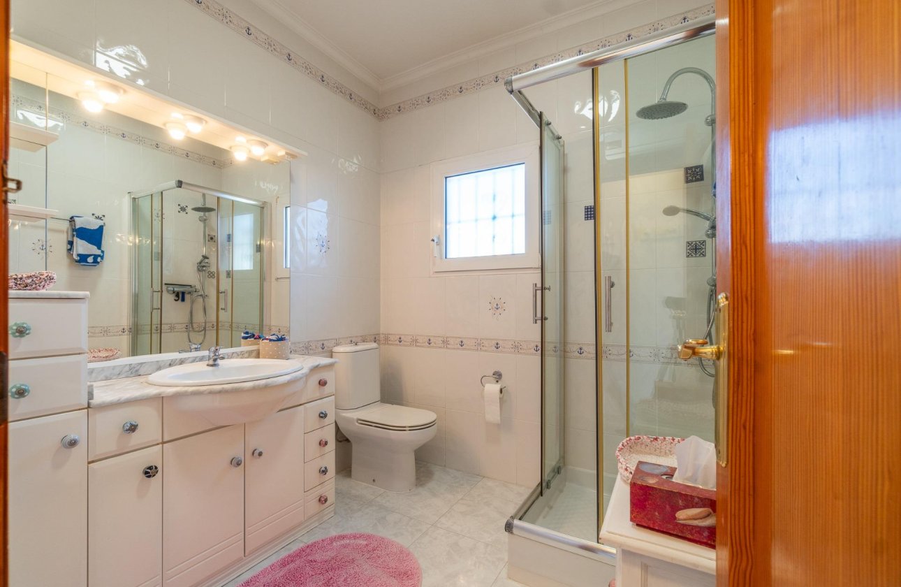 Resale - Villa - Orihuela Costa - Playa Flamenca