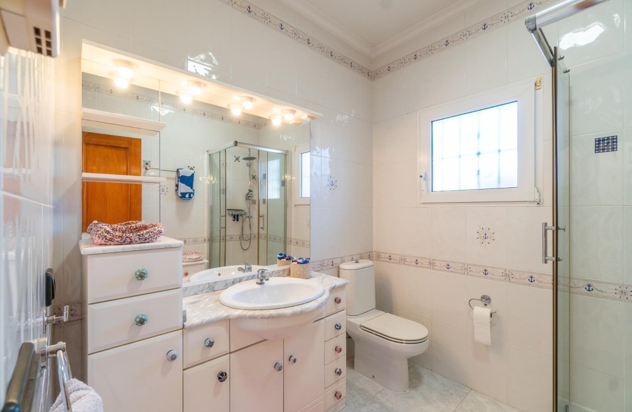 Resale - Villa - Orihuela Costa - Playa Flamenca