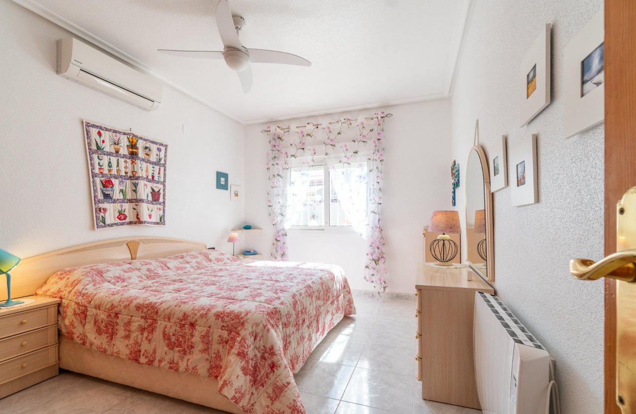 Resale - Villa - Orihuela Costa - Playa Flamenca
