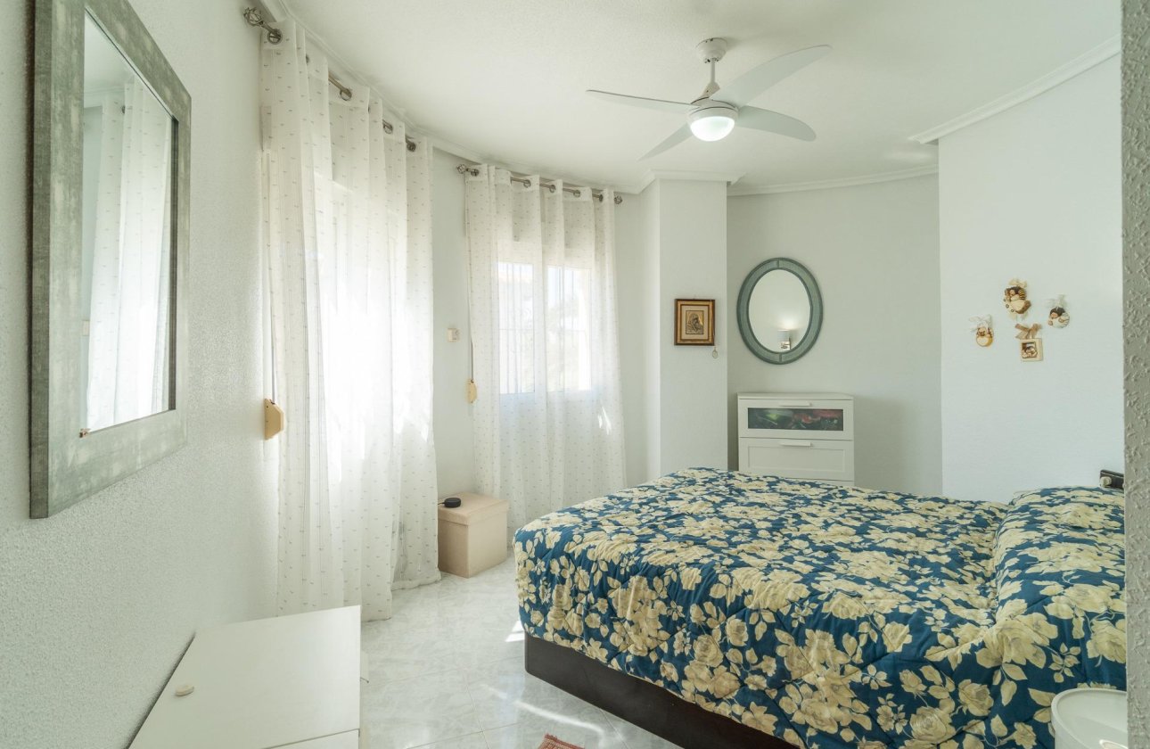 Resale - Villa - Orihuela Costa - Playa Flamenca