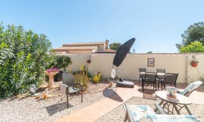 Resale - Villa - Orihuela Costa - Playa Flamenca