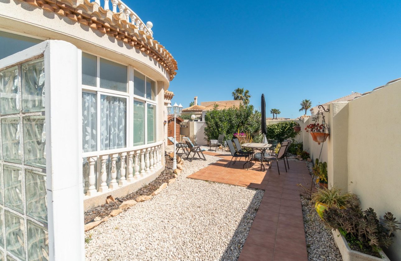 Resale - Villa - Orihuela Costa - Playa Flamenca