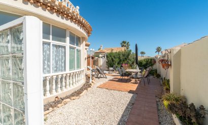 Resale - Villa - Orihuela Costa - Playa Flamenca