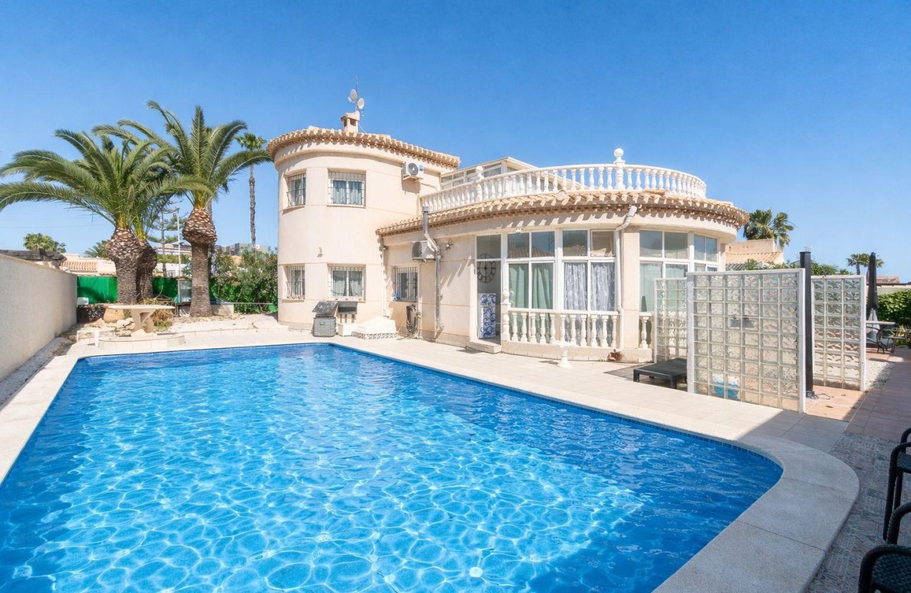 Resale - Villa - Orihuela Costa - Playa Flamenca