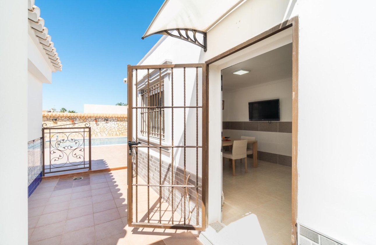 Resale - Villa - Torrevieja - Torreta florida