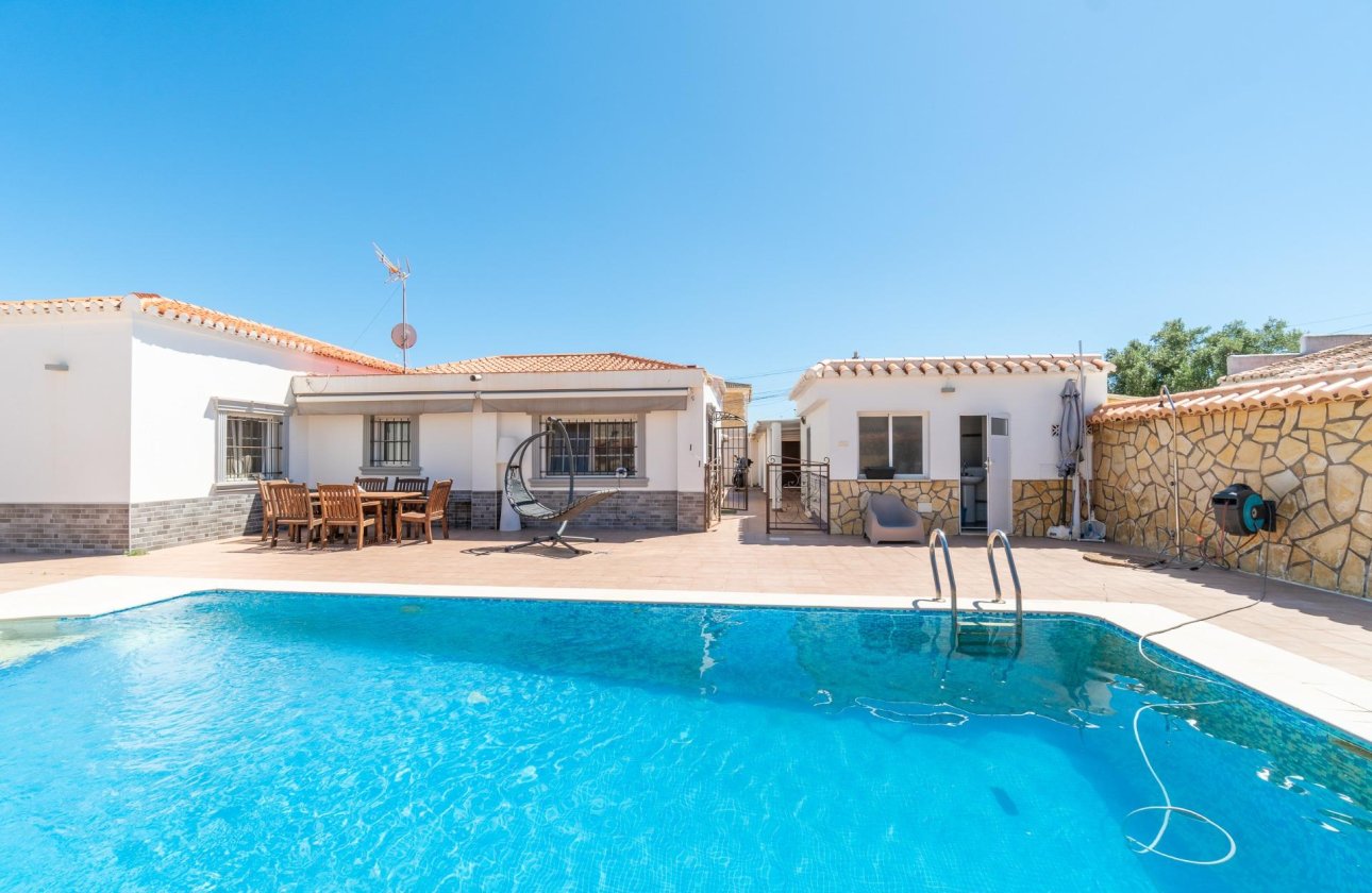 Resale - Villa - Torrevieja - Torreta florida