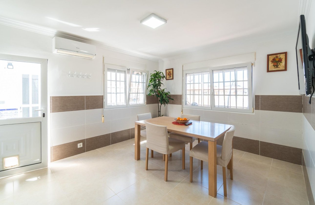 Resale - Villa - Torrevieja - Torreta florida