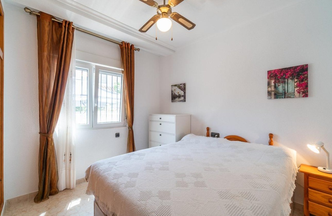 Resale - Villa - Orihuela Costa - Playa Flamenca