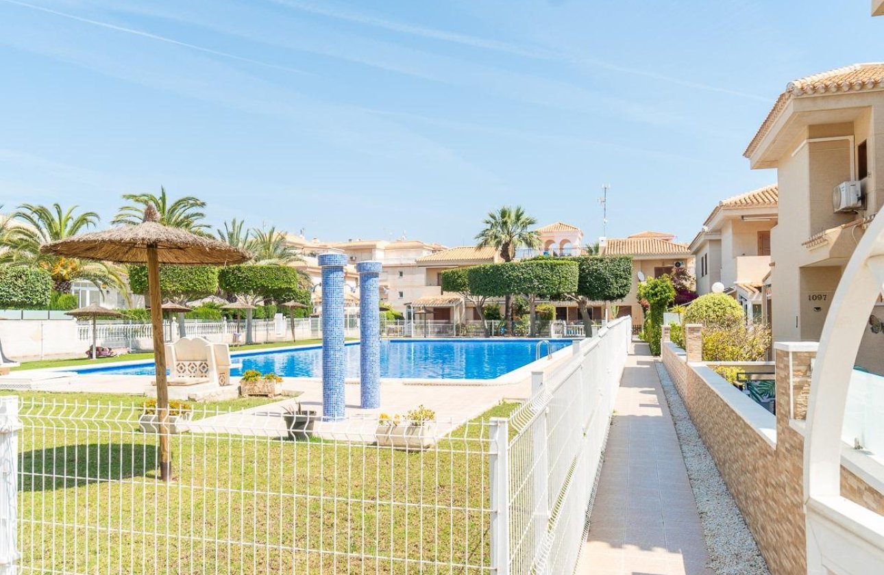 Resale - Villa - Orihuela Costa - Playa Flamenca