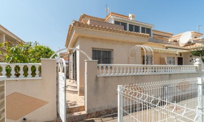 Resale - Villa - Orihuela Costa - Playa Flamenca