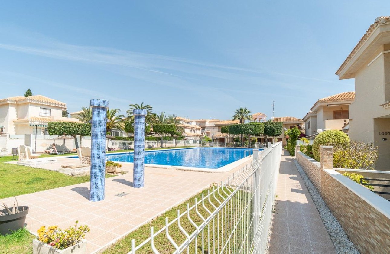 Resale - Villa - Orihuela Costa - Playa Flamenca