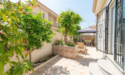 Resale - Villa - Orihuela Costa - Playa Flamenca