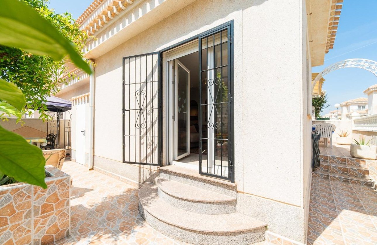 Resale - Villa - Orihuela Costa - Playa Flamenca