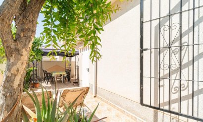 Resale - Villa - Orihuela Costa - Playa Flamenca