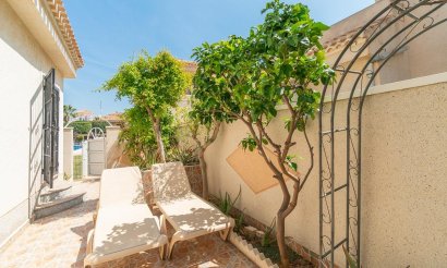 Resale - Villa - Orihuela Costa - Playa Flamenca