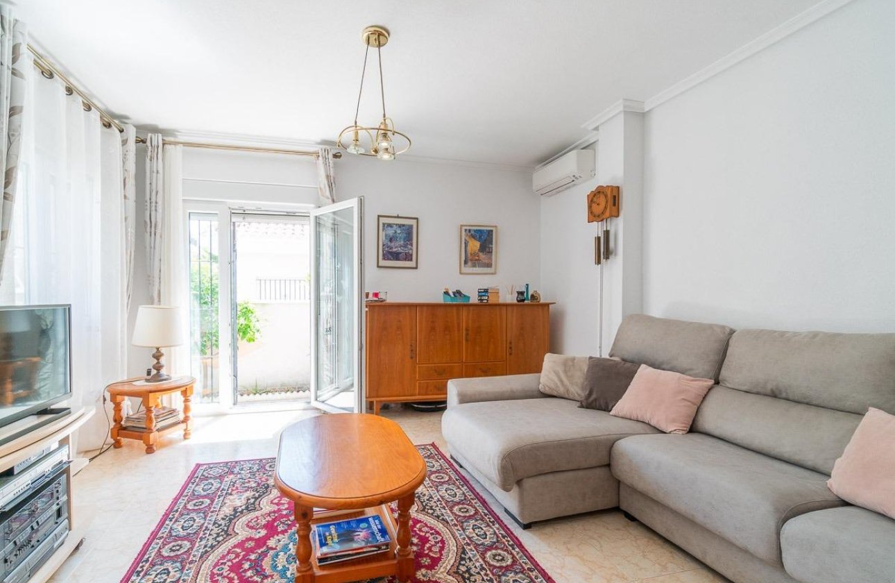 Resale - Villa - Orihuela Costa - Playa Flamenca