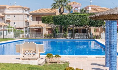 Resale - Villa - Orihuela Costa - Playa Flamenca