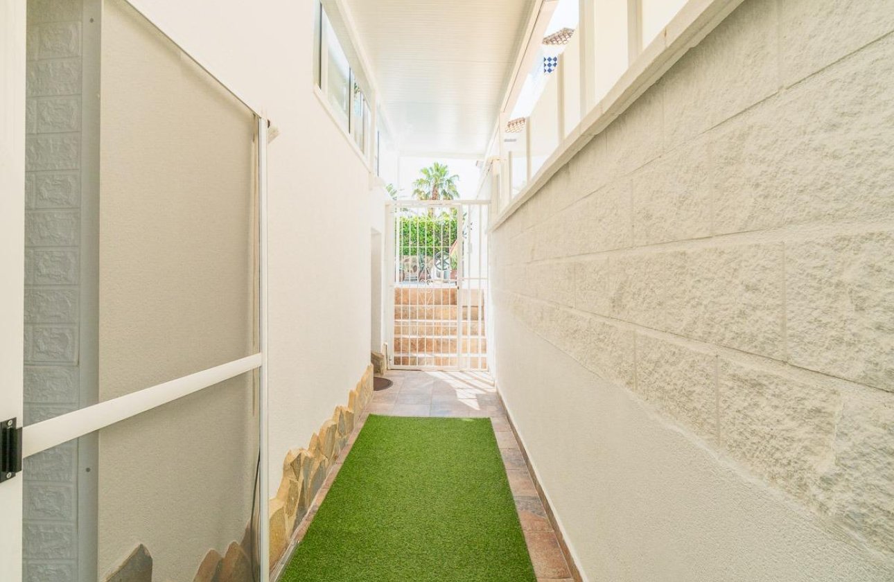 Resale - Townhouse - San Miguel de Salinas - Las filipinas